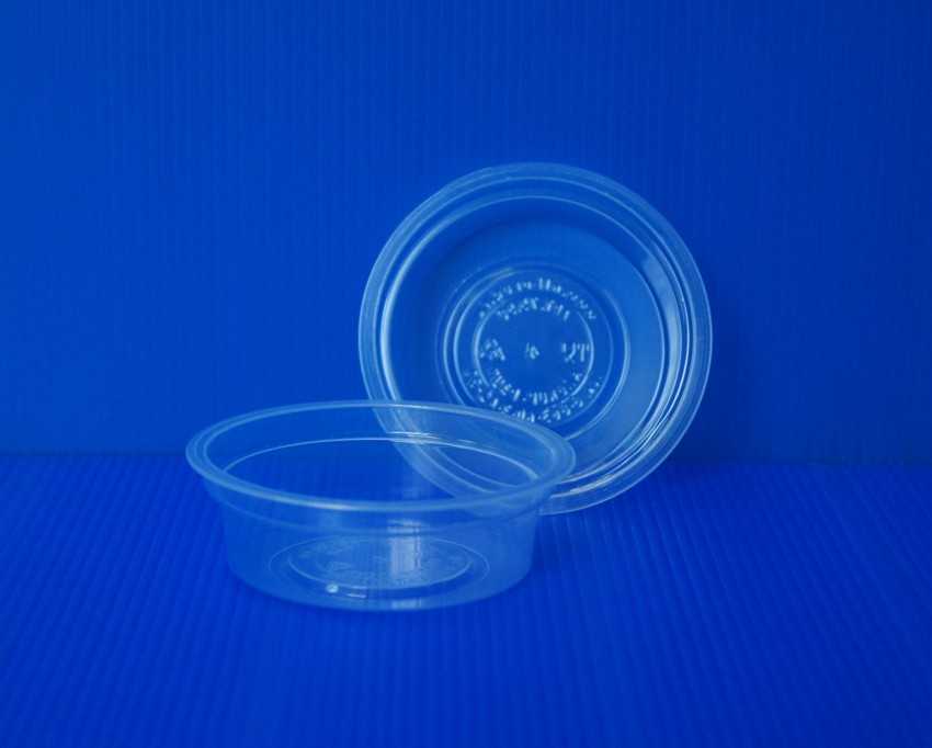 Снеговик из пластиковых стаканчиков