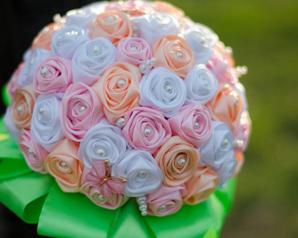 Цветы из лент ткани