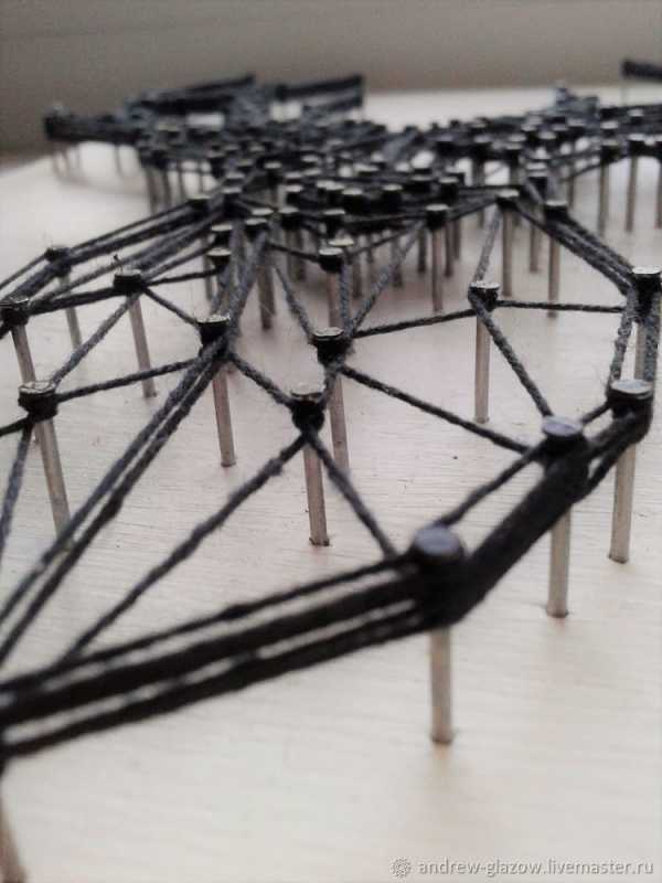 Панно из ниток и гвоздей