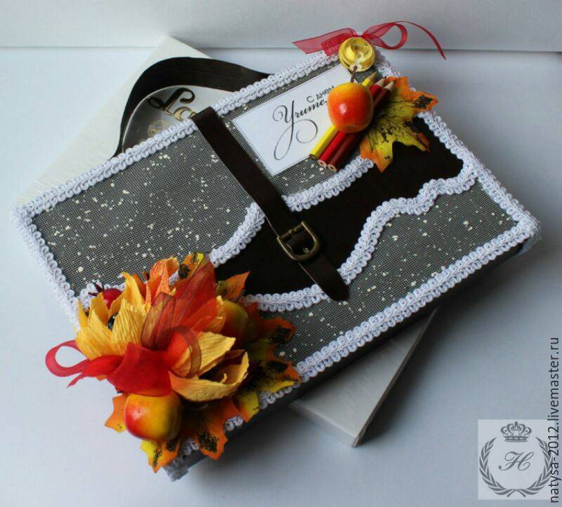 Что подарить учителю?