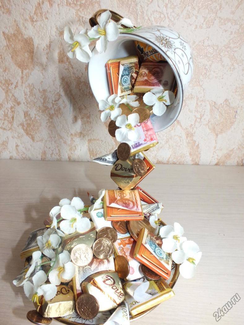 Парящая чашка с цветами канзаши