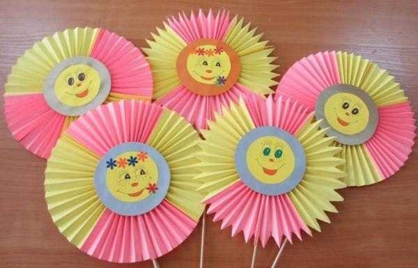 Поделки для детей 2 лет: простой мастер-класс по созданию детских поделок. Обзоры красивых и быстрых изделий с фото и видео-обзорами