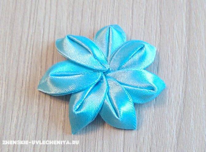 Поделки из атласных лент