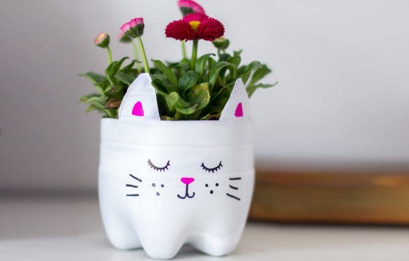 Цветы из пластиковых бутылок — подборка оригинальных идей поделок. Пошаговая инструкция как сделать цветы своими руками + фото-обзоры