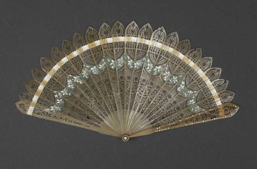 Веер из бумаги своими руками