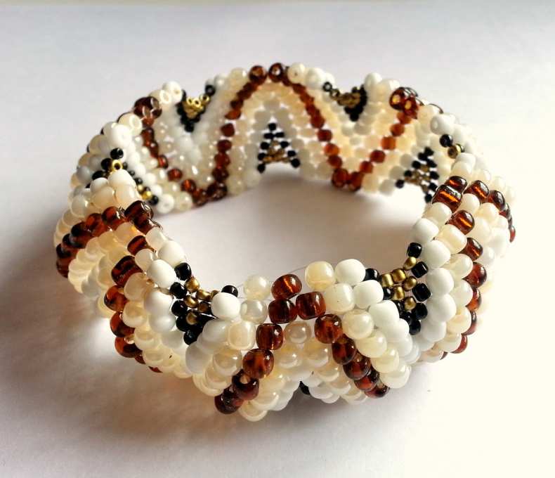 Браслет своими руками — инструкция по изготовлению своими руками. Лучшие способы создания украшения + фото-примеры изделий