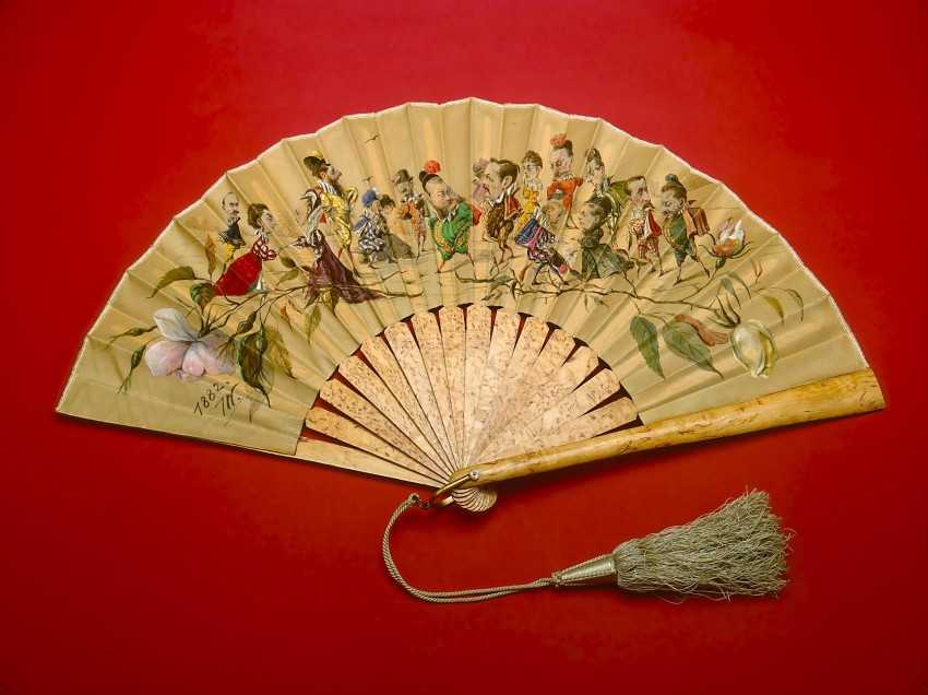 Веер из бумаги своими руками