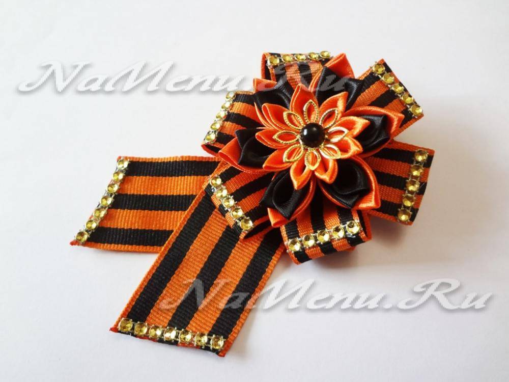 Брошь из лент