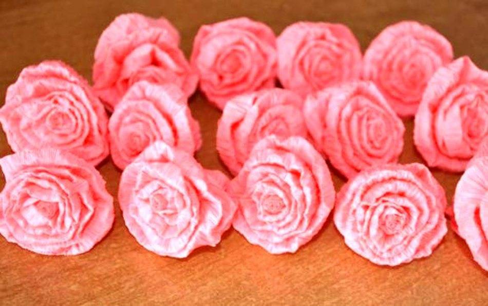 Цветы из гофрированной бумаги своими руками — лучший мастер-класс для начинающих с рекомендациями мастеров пошагово + оригинальные примеры поделок (190 фото)