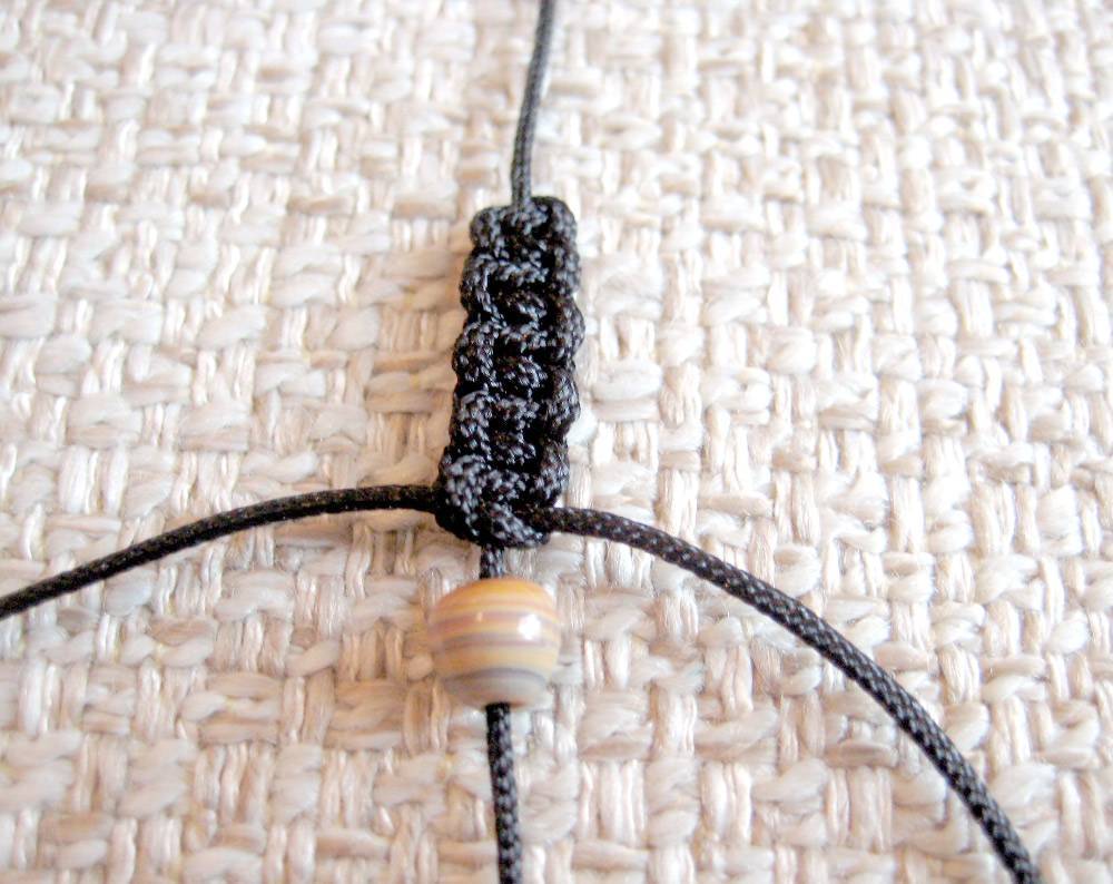 Простые и красивые браслеты своими руками