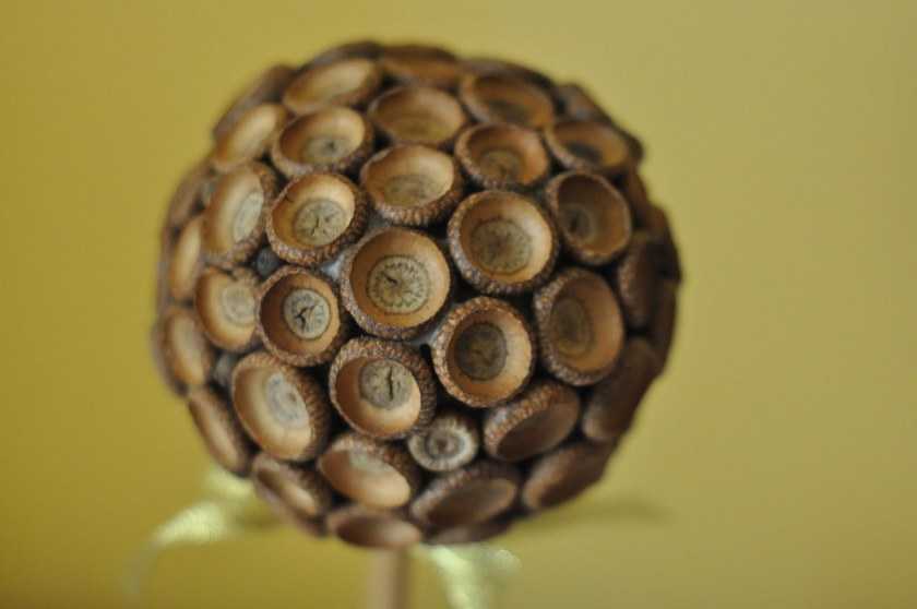 Ёжик из пластиковой бутылки и шишек