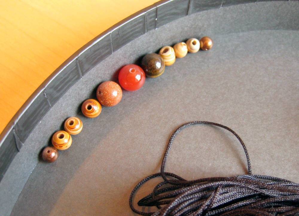 Простые и красивые браслеты своими руками