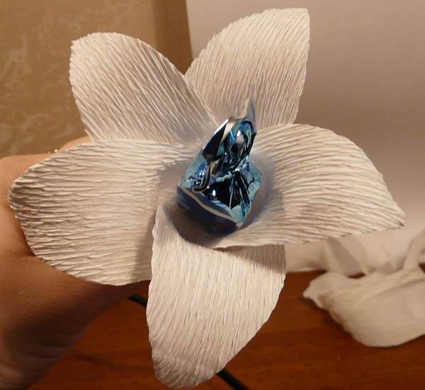 Лилия из бумаги — ТОП-100 фото лучших вариантов изделий. Мастер-класс с пошаговыми схемами и чертежами для создания лилии оригами своими руками