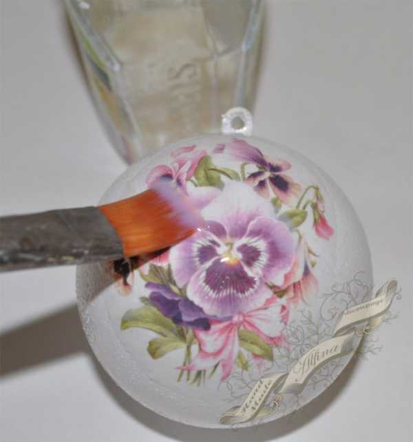 Роспись ёлочных шаров