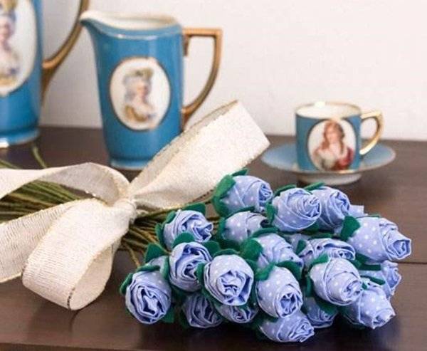 Цветы из лент ткани